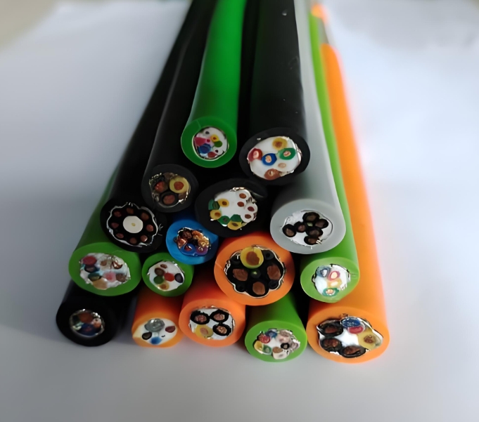 廣東金聯(lián)宇電纜告訴您機(jī)器人電纜要求有哪些呢？.jpg